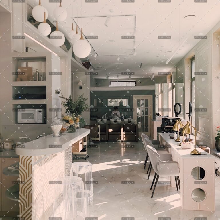 demo-attachment-429-apartment-beauty-salon-ceiling-1029803